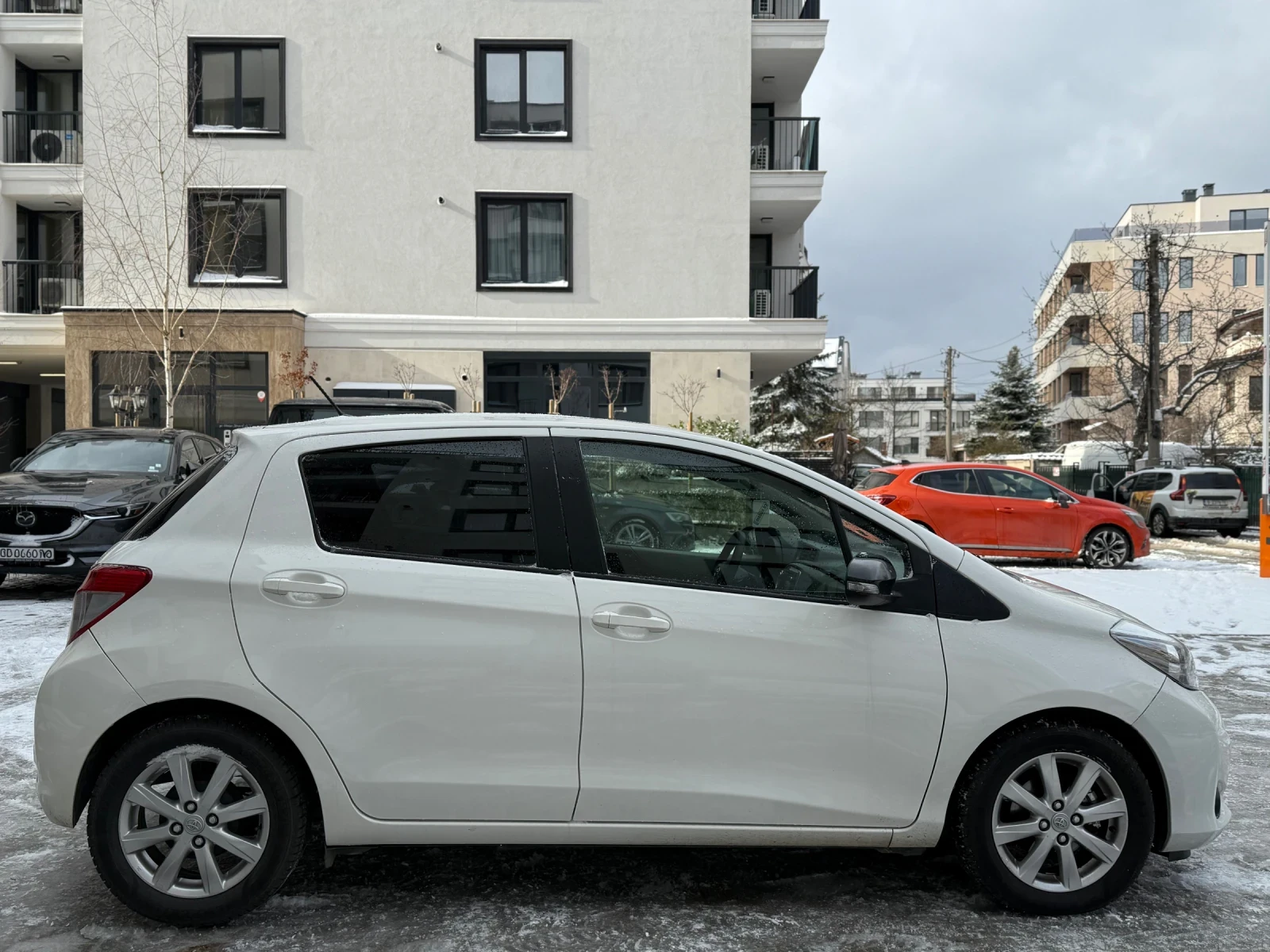 Toyota Yaris 1.4D4D Автомат Camera Регистрирана - изображение 8