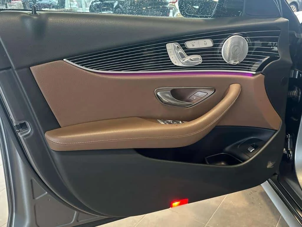 Mercedes-Benz E 300 * E300 4M * CARFAX * ЦЕНА ДО БГ, снимка 10 - Автомобили и джипове - 53849573