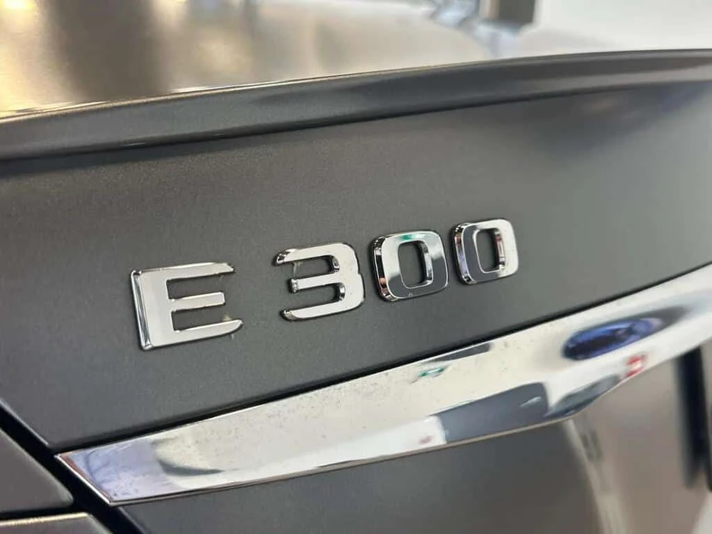 Mercedes-Benz E 300 * E300 4M * CARFAX * ЦЕНА ДО БГ, снимка 9 - Автомобили и джипове - 53849573