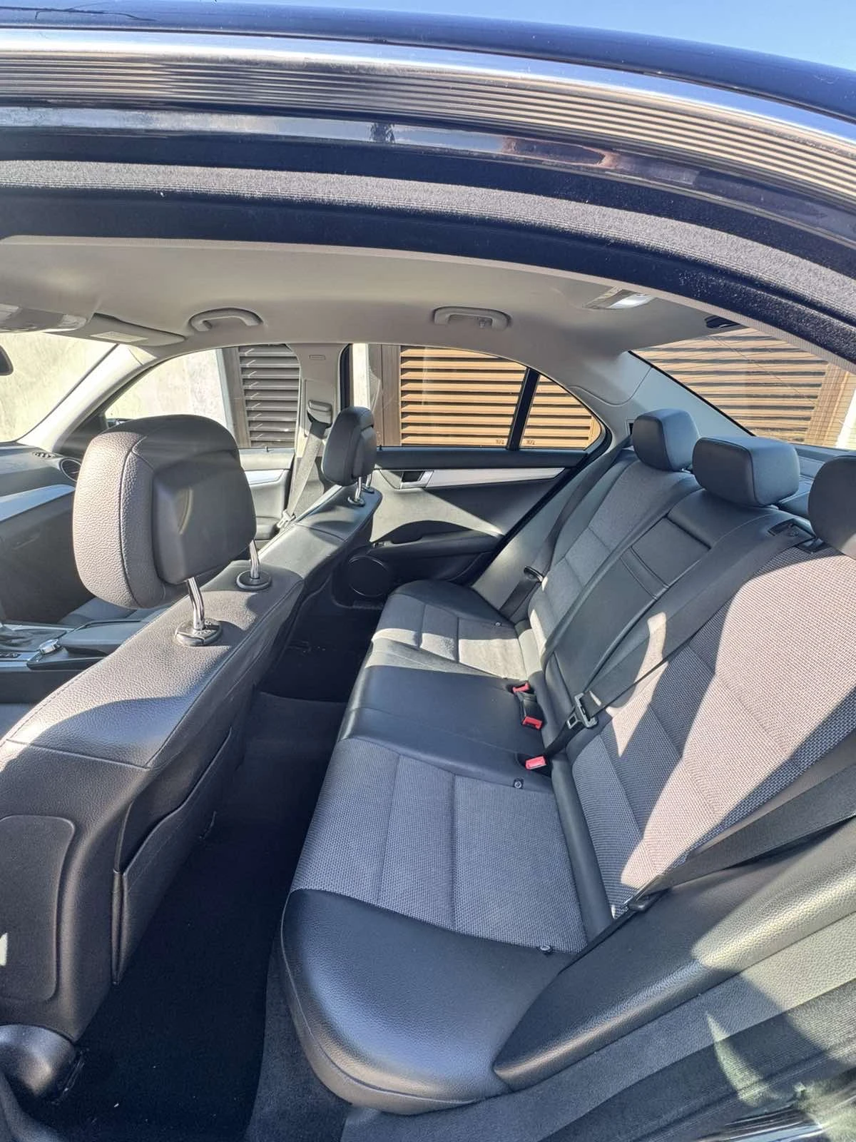 Mercedes-Benz C 180, снимка 7 - Автомобили и джипове - 54179157