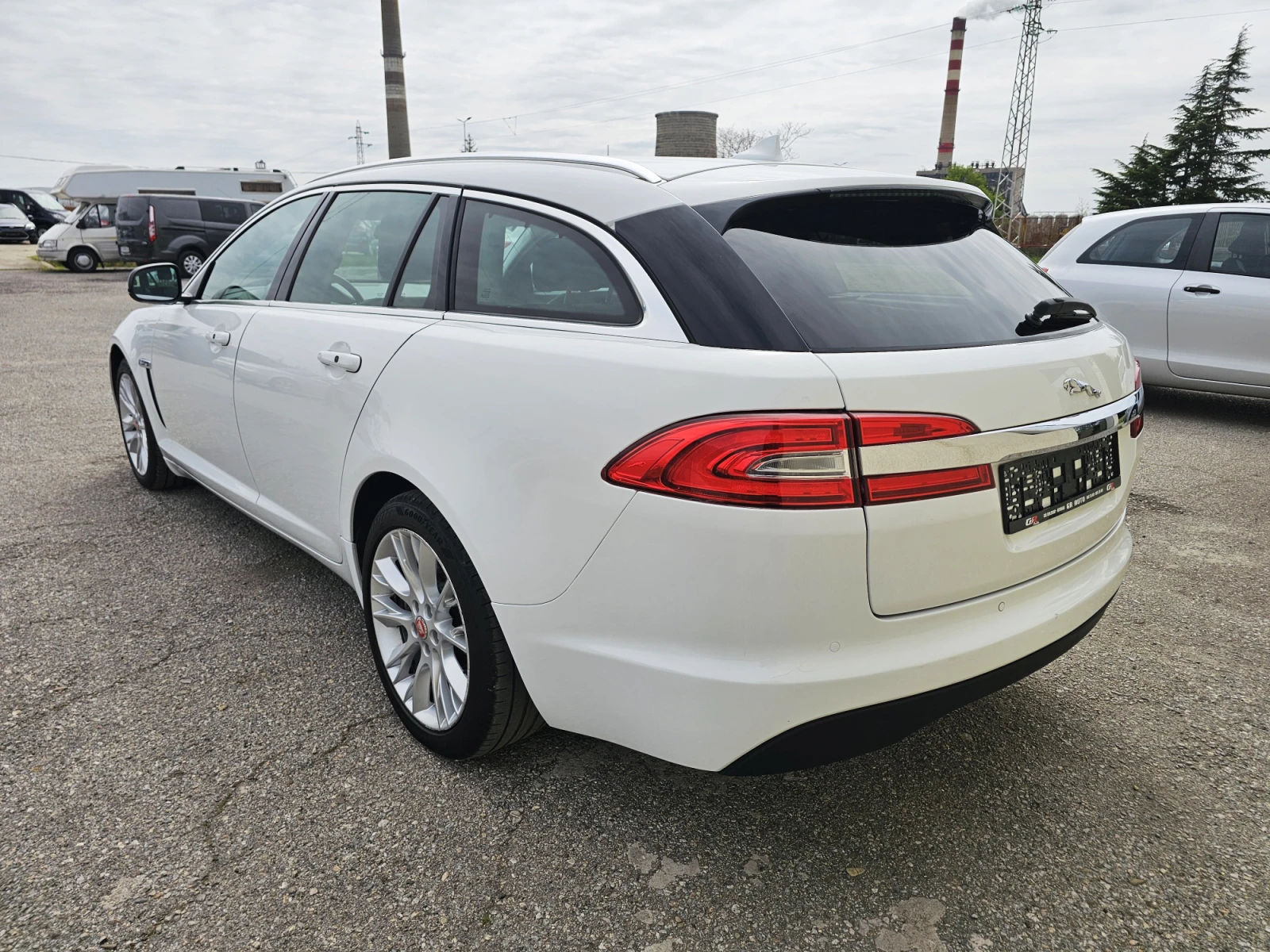 Jaguar Xf 2.2 SPORTBRAKE, снимка 5 - Автомобили и джипове - 54211597