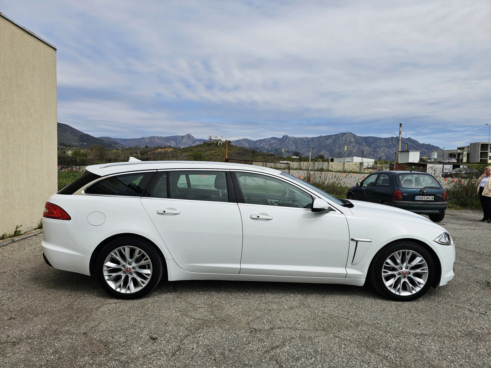 Jaguar Xf 2.2 SPORTBRAKE, снимка 8 - Автомобили и джипове - 54211597