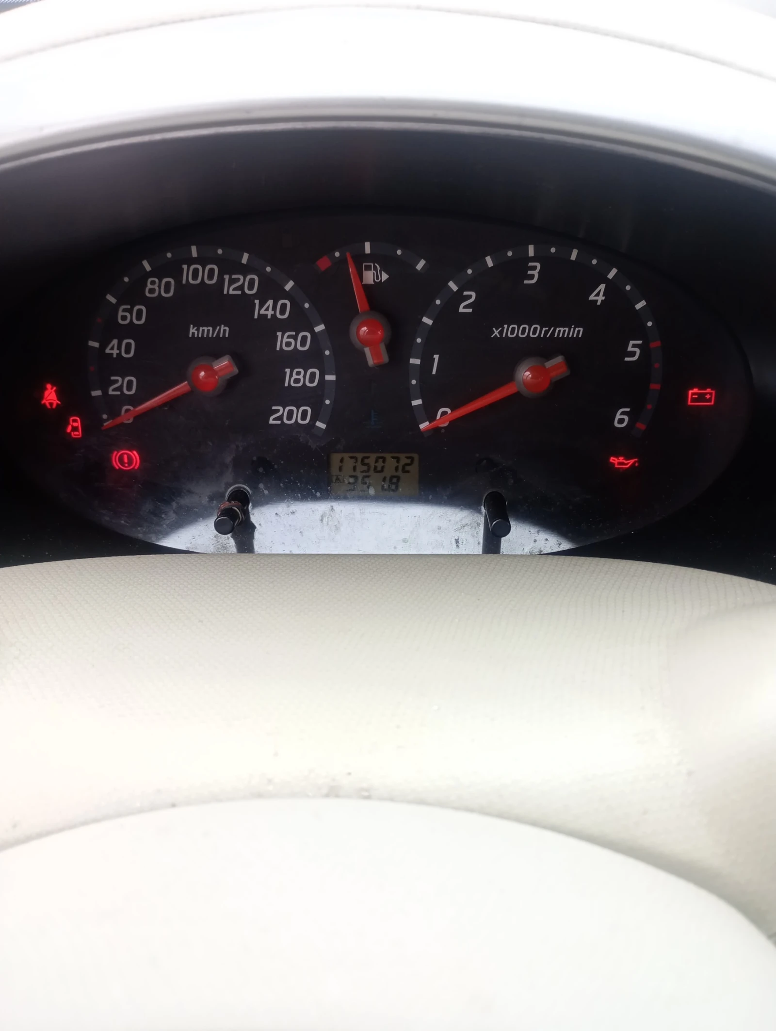 Nissan Micra, снимка 9 - Автомобили и джипове - 54228530