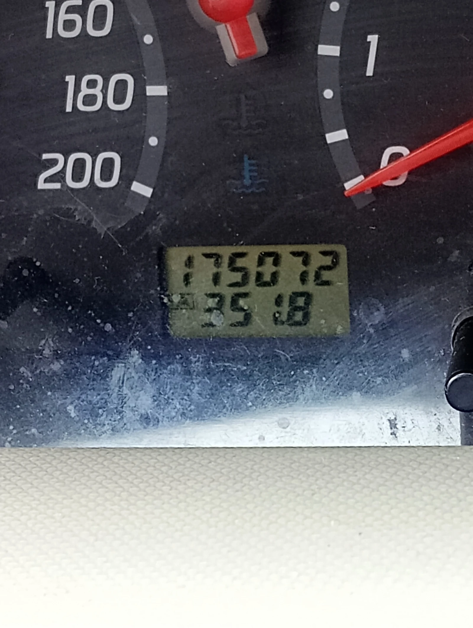 Nissan Micra, снимка 10 - Автомобили и джипове - 54228530