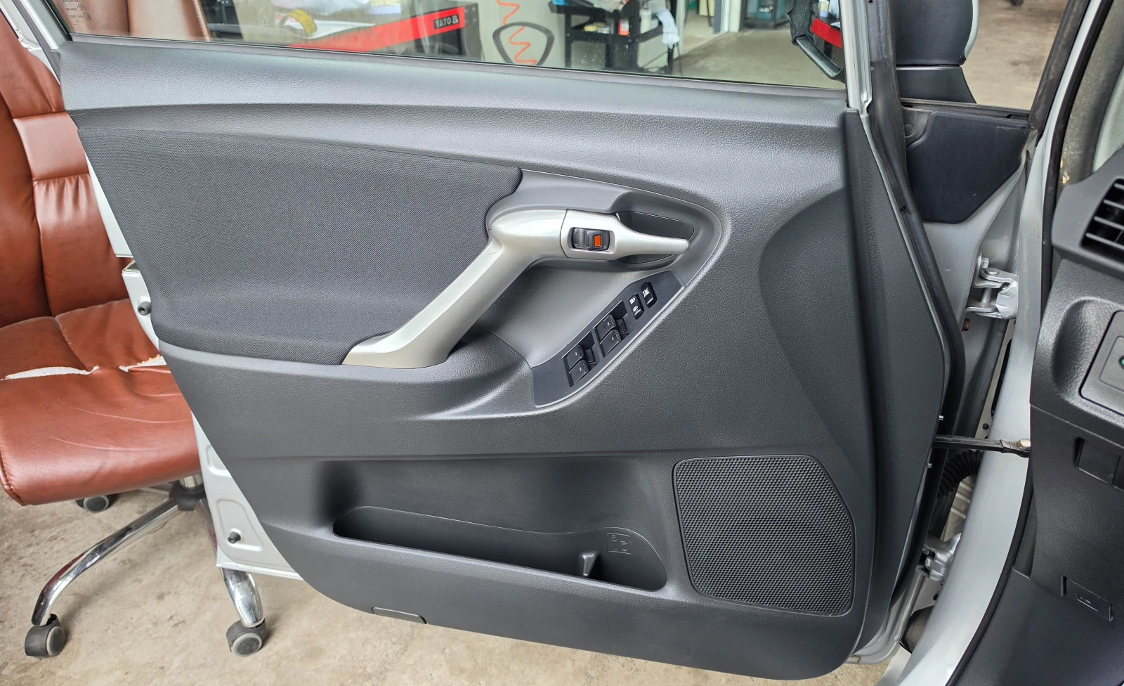 Toyota Verso 1.8* Бензин* 147кс, снимка 12 - Автомобили и джипове - 54458336