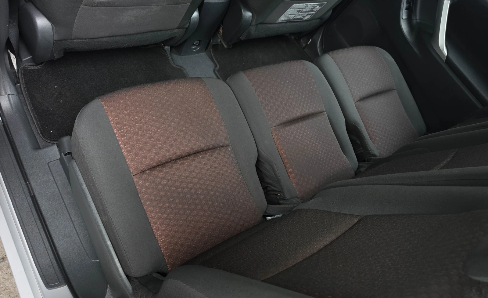 Toyota Verso 1.8* Бензин* 147кс, снимка 13 - Автомобили и джипове - 54458336