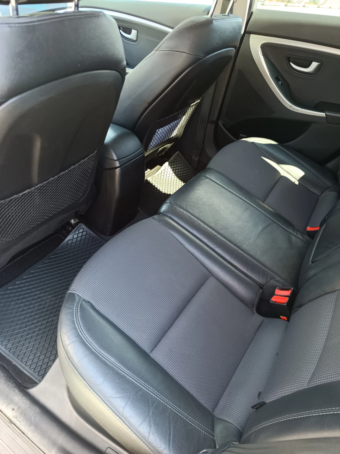 Hyundai I30 1.6 crdi , снимка 8 - Автомобили и джипове - 54573747