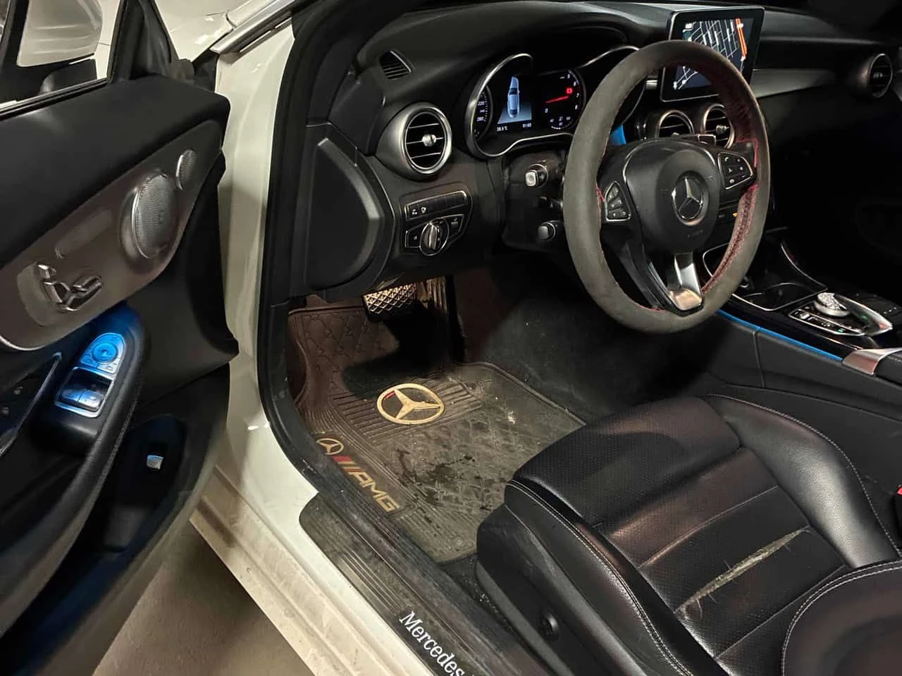 Mercedes-Benz C 300 * CARFAX * ОПЦИЯ ЗА ФИНАНСИРАНЕ , снимка 5 - Автомобили и джипове - 55303496
