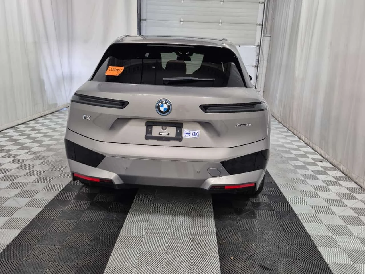 BMW iX XDRIVE50* CARFAX* АВТОКРЕДИТ БЕЗ ПЪРВОНАЧАЛНА ВНОС, снимка 17 - Автомобили и джипове - 55737815