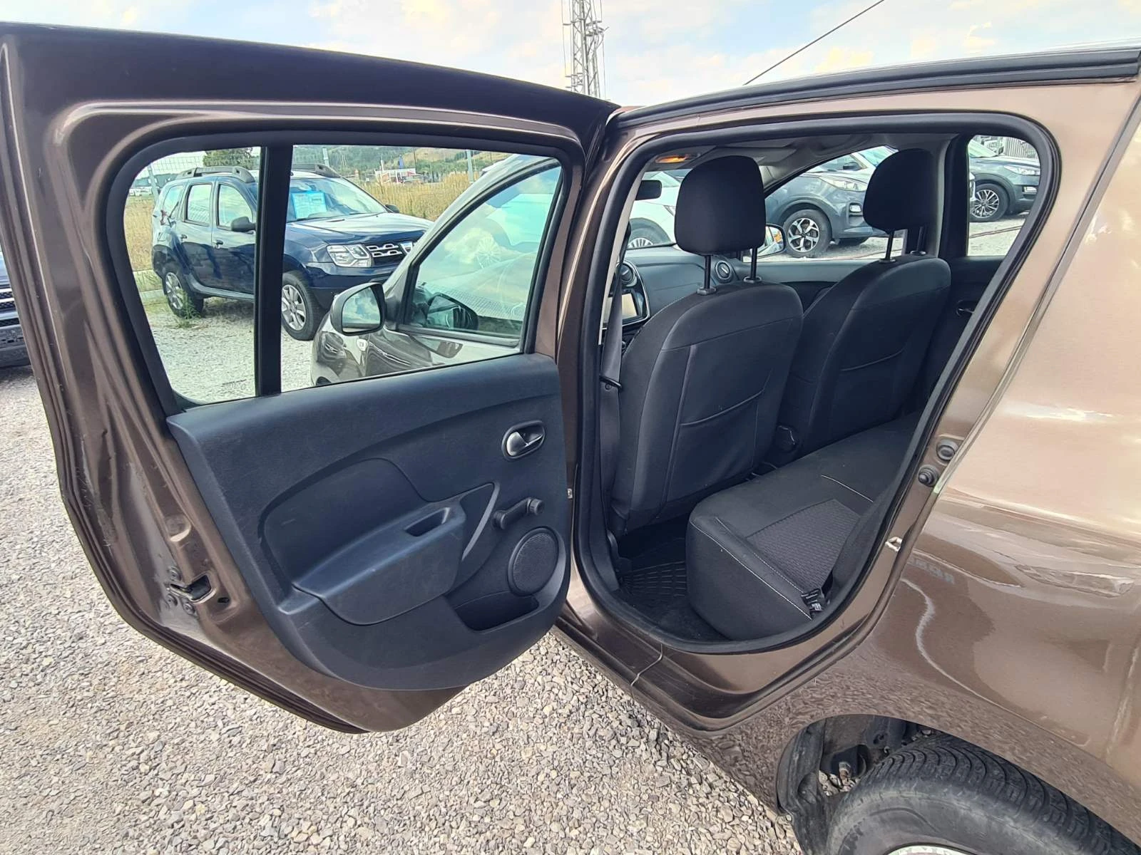 Dacia Sandero 1.0Turbo 90ks.Navi LED Euro 6D, снимка 3 - Автомобили и джипове - 55943618