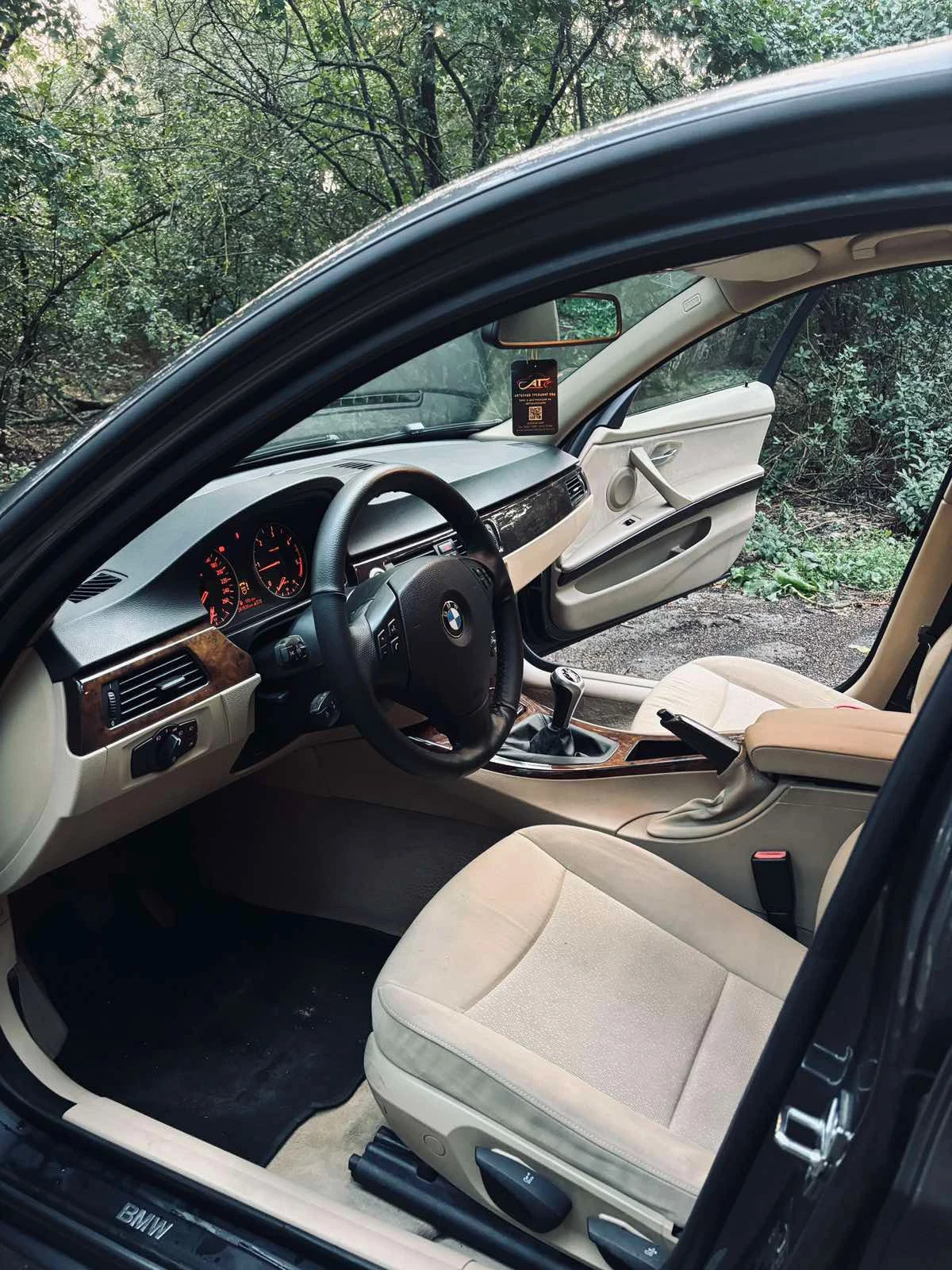 BMW 320, снимка 6 - Автомобили и джипове - 56300172