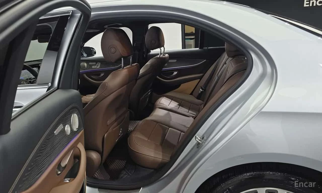 Mercedes-Benz E 350 4MATIC Avantgarde/ФИНАНСИРАНЕ, снимка 11 - Автомобили и джипове - 56301257