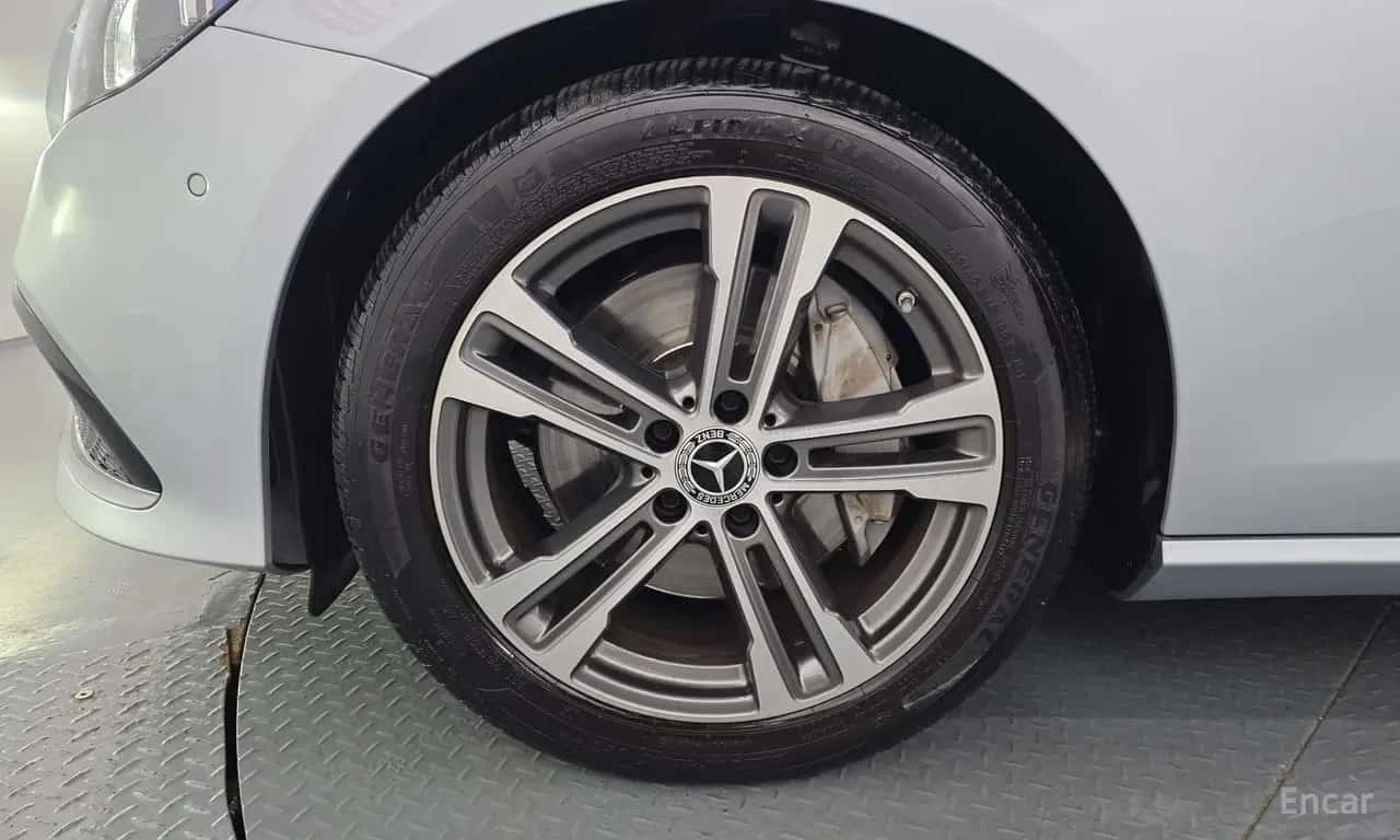 Mercedes-Benz E 350 4MATIC Avantgarde/ФИНАНСИРАНЕ, снимка 5 - Автомобили и джипове - 56301257