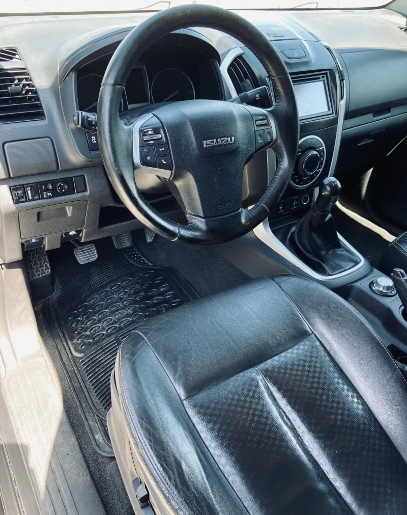 Isuzu D-max 2.5 BiTurbo 4x4, снимка 4 - Автомобили и джипове - 52824524