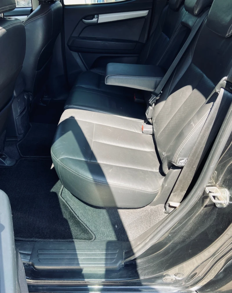 Isuzu D-max 2.5 BiTurbo 4x4, снимка 6 - Автомобили и джипове - 52824524