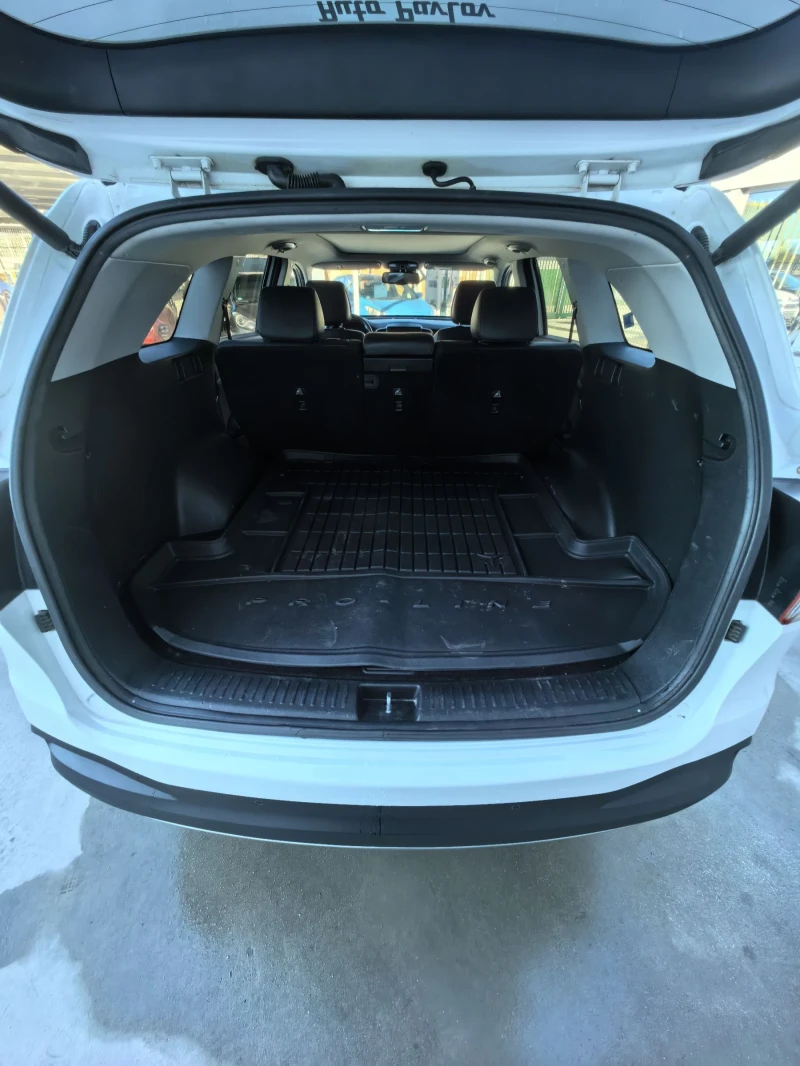 Kia Sorento 2.2 CRDI REBEL, снимка 15 - Автомобили и джипове - 52253351