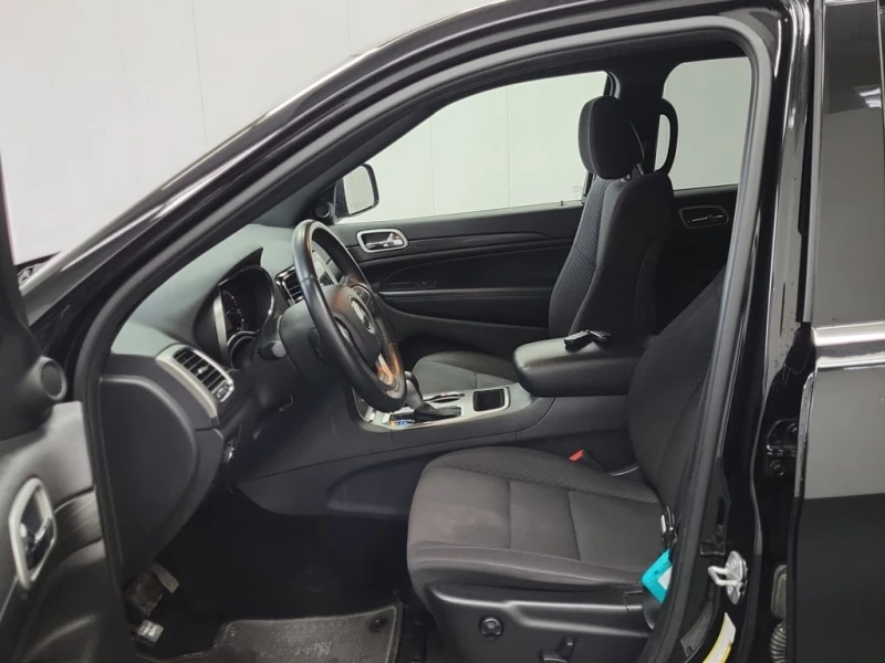 Jeep Grand cherokee * Laredo E * CARFAX * БЕЗ ПЪРВОНАЧАЛНА ВНОСКА, снимка 5 - Автомобили и джипове - 52950527