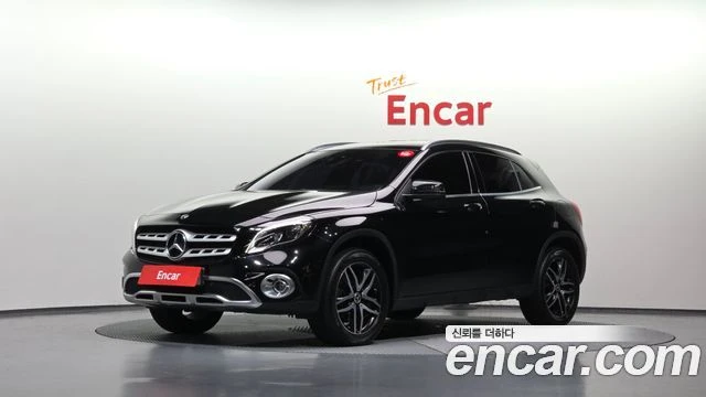 Mercedes-Benz GLA 220