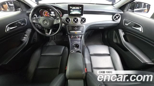 Mercedes-Benz GLA 220 | TOP SERVICE, снимка 7 - Автомобили и джипове - 56013764