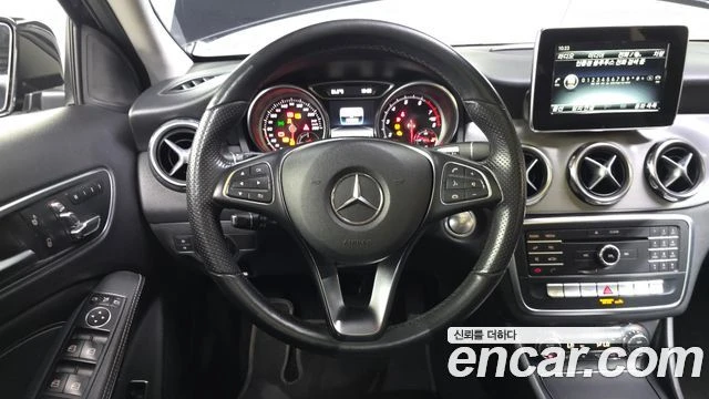 Mercedes-Benz GLA 220 | TOP SERVICE, снимка 14 - Автомобили и джипове - 56013764
