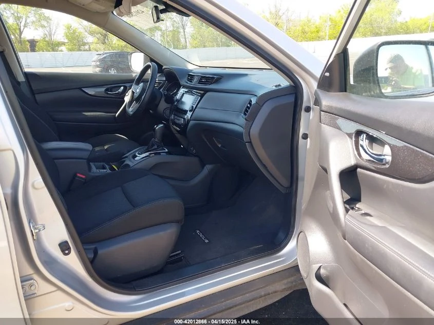 Nissan Rogue 2.5L I-4 DOHC, VVT, 170HP Front Wheel Drive - изображение 5