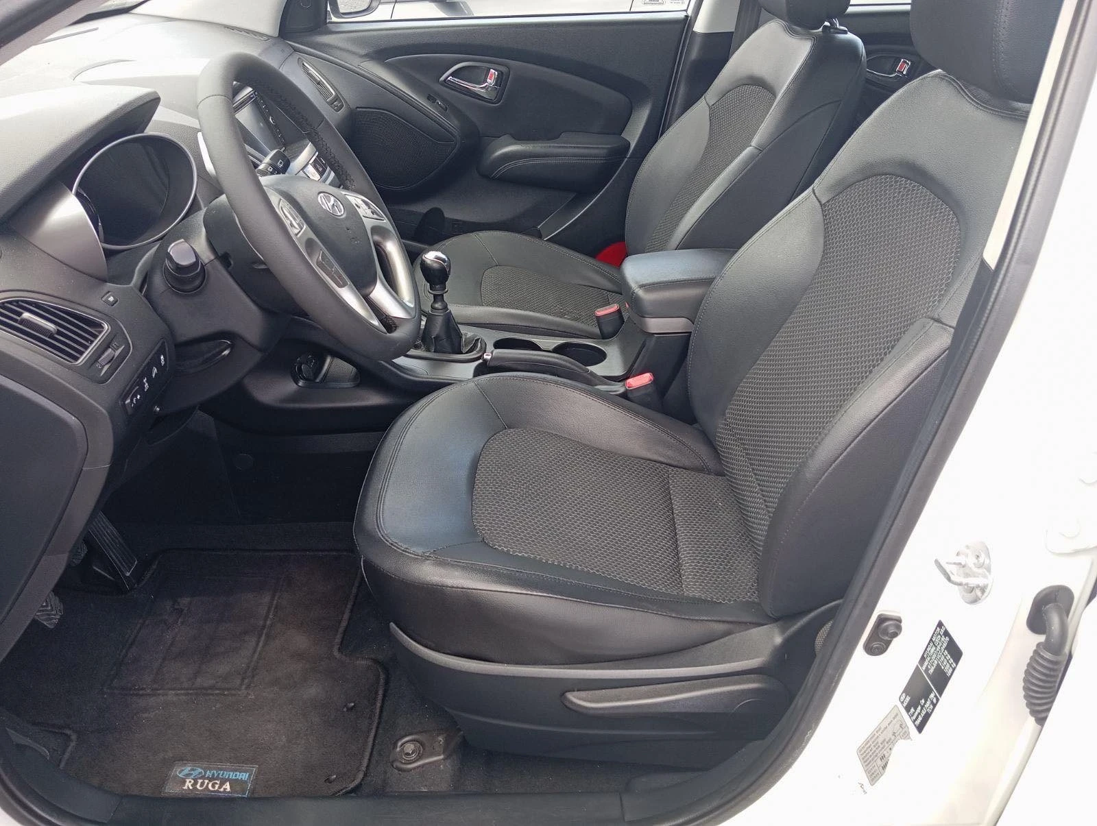 Hyundai IX35 2.0D 4x4 - изображение 6