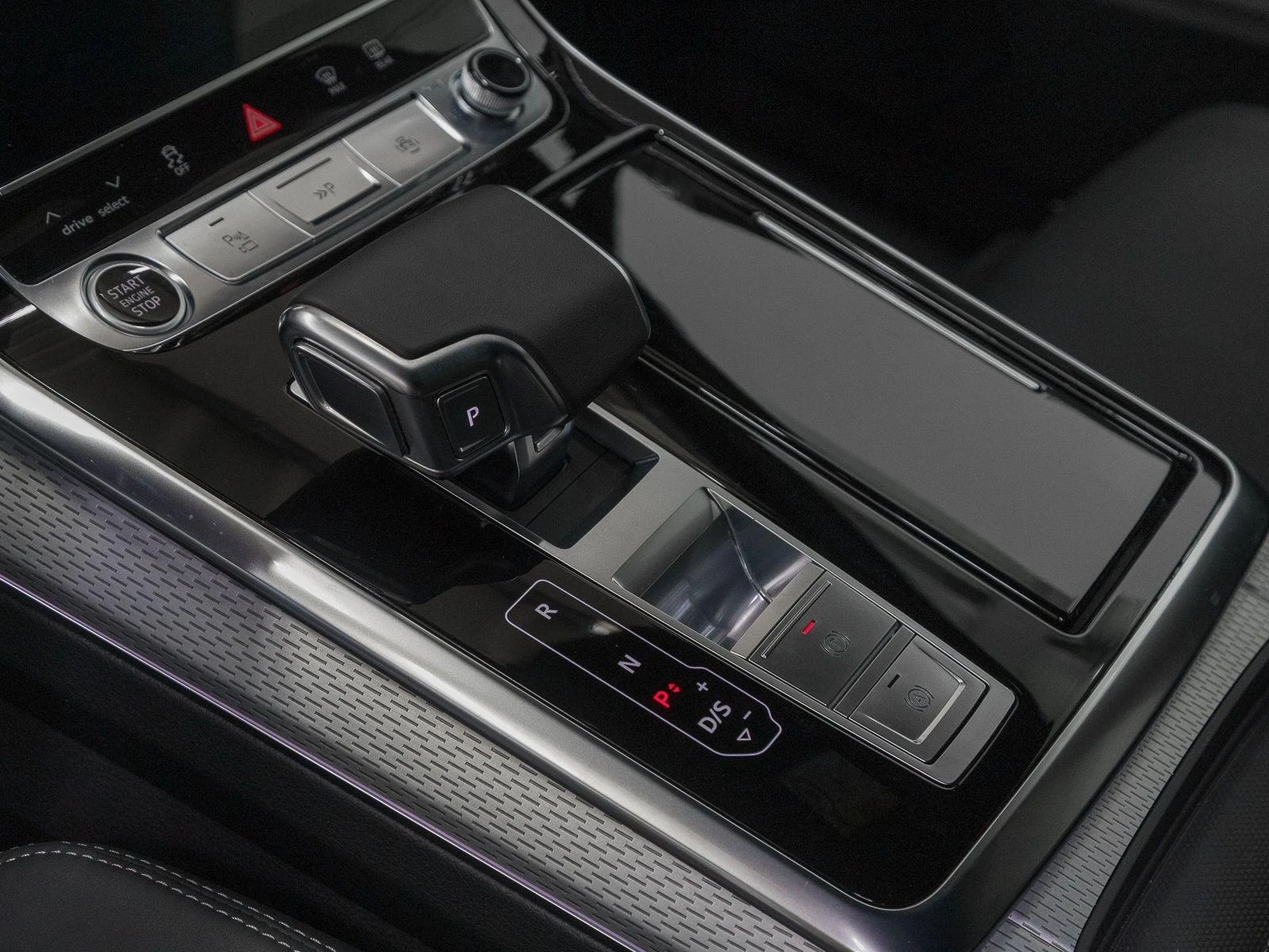 Audi Q7 60 TFSIe/PLUG-IN/FACELIFT/S-LINE/S-SEATS/HEAD UP/ - изображение 10