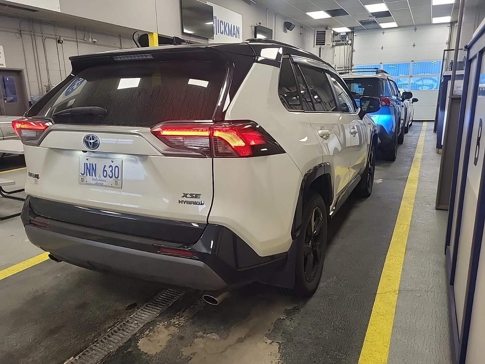 Toyota Rav4 HYBRID XSE * * CARFAX * * АВТО КРЕДИТ * *  - изображение 3