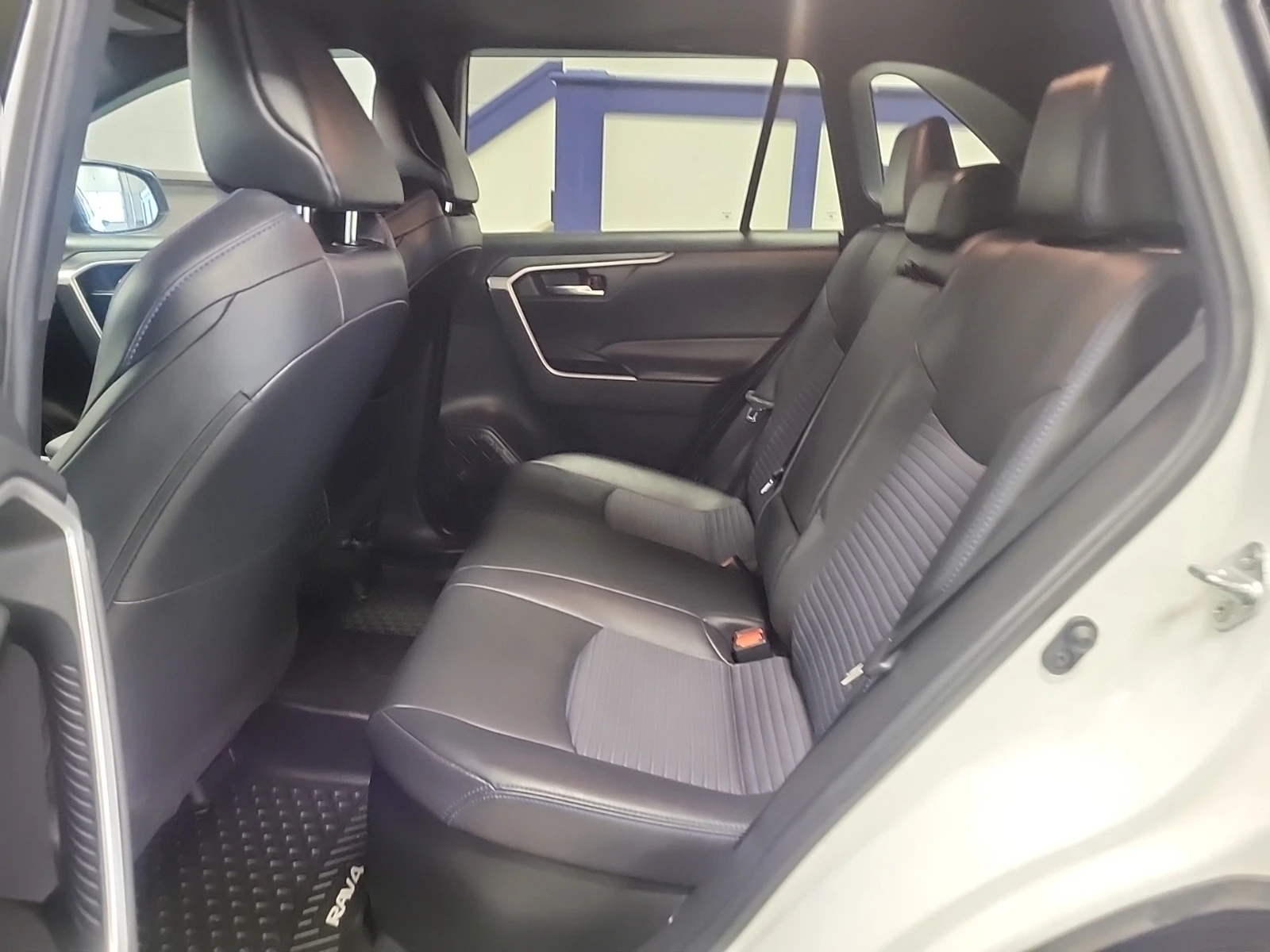 Toyota Rav4 HYBRID XSE * * CARFAX * * АВТО КРЕДИТ * *  - изображение 8