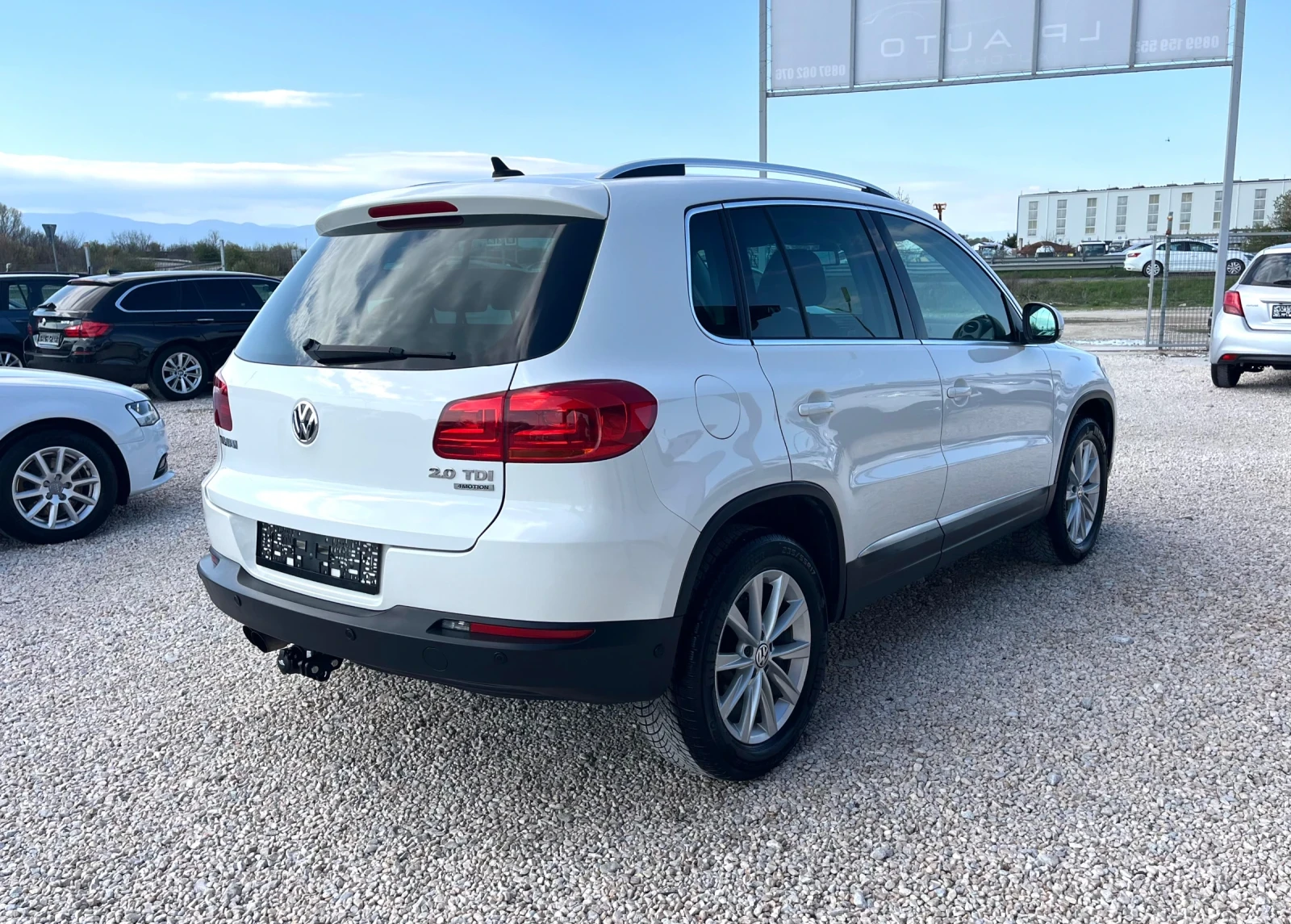 VW Tiguan 2.0tdi* 140k.c* 4x4* HIGH-LINE, снимка 4 - Автомобили и джипове - 54127948
