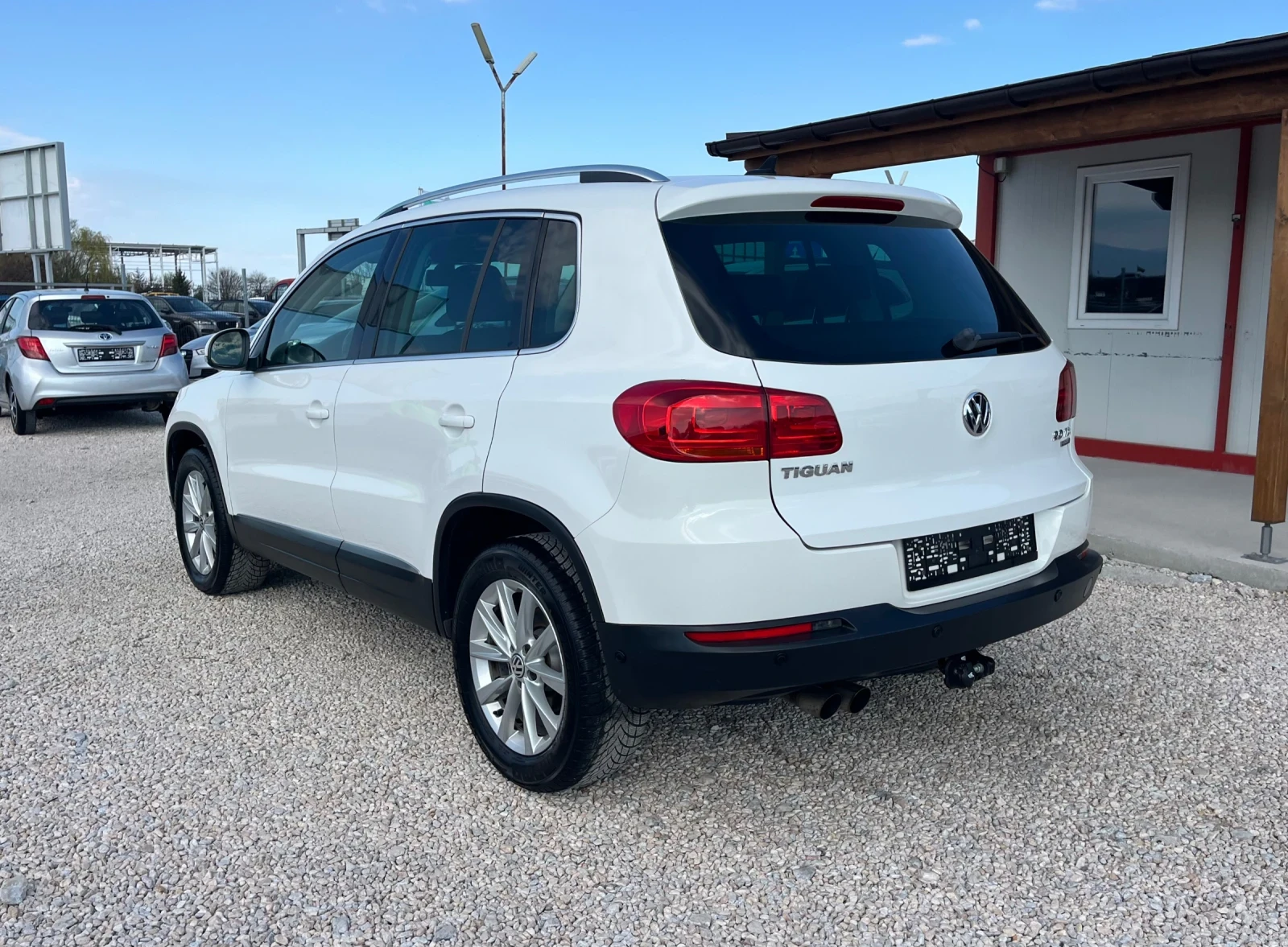 VW Tiguan 2.0tdi* 140k.c* 4x4* HIGH-LINE, снимка 3 - Автомобили и джипове - 54127948