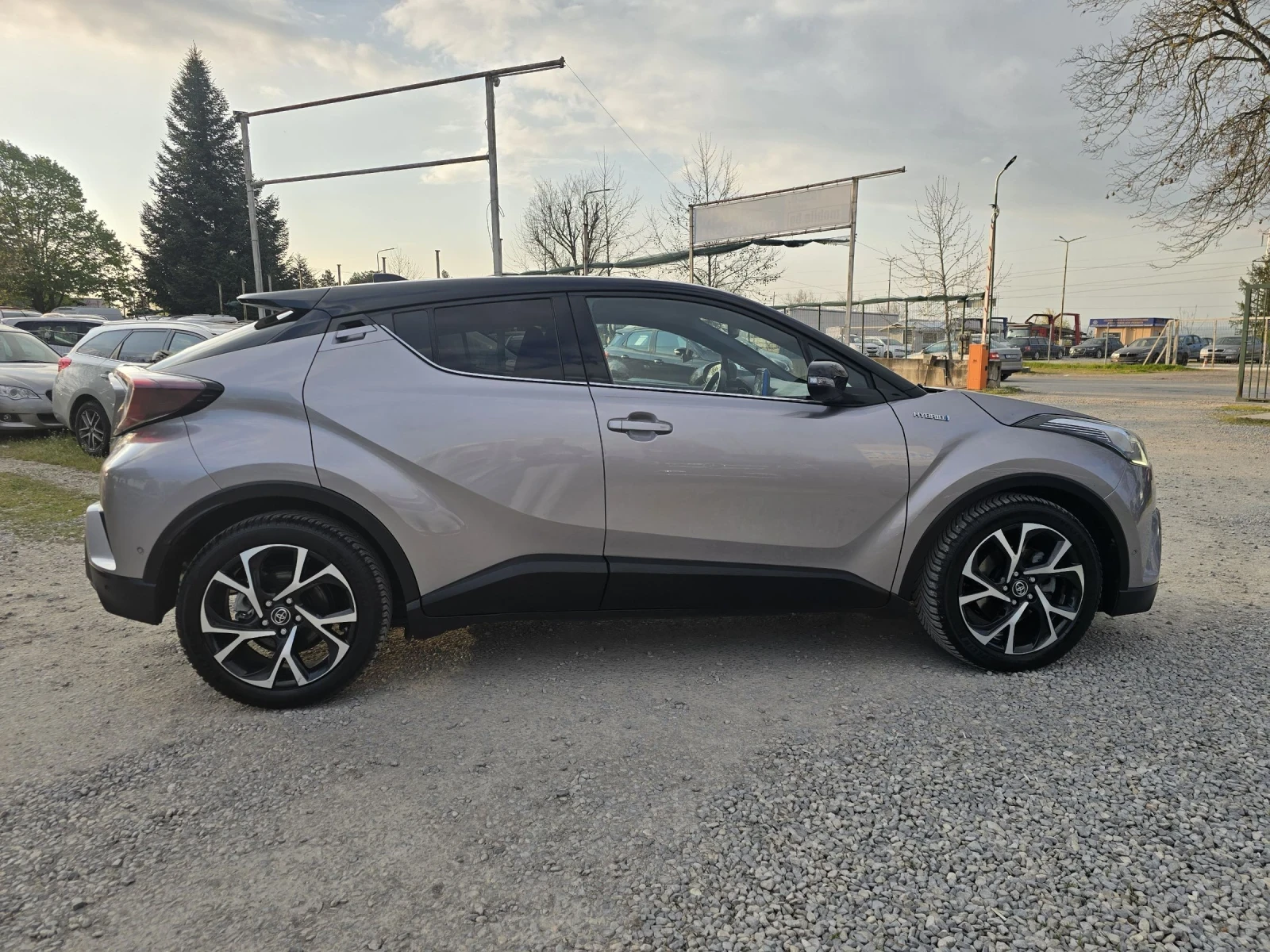 Toyota C-HR Graphic 1.8 HIBRID-122kc/KEYLESS/KAMERA/NAVI | Mobile.bg � ����������� 4