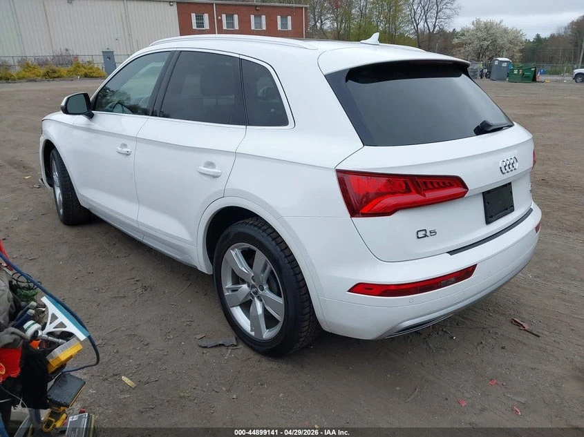 Audi Q5 2.0T PREMIUM* КЛИП НА МОТОРА, снимка 3 - Автомобили и джипове - 55008131