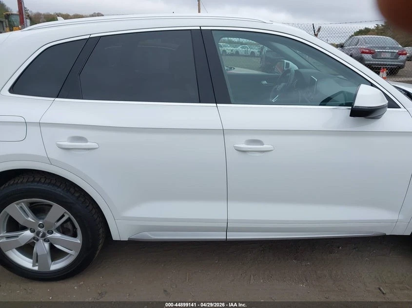 Audi Q5 2.0T PREMIUM* КЛИП НА МОТОРА, снимка 12 - Автомобили и джипове - 55008131