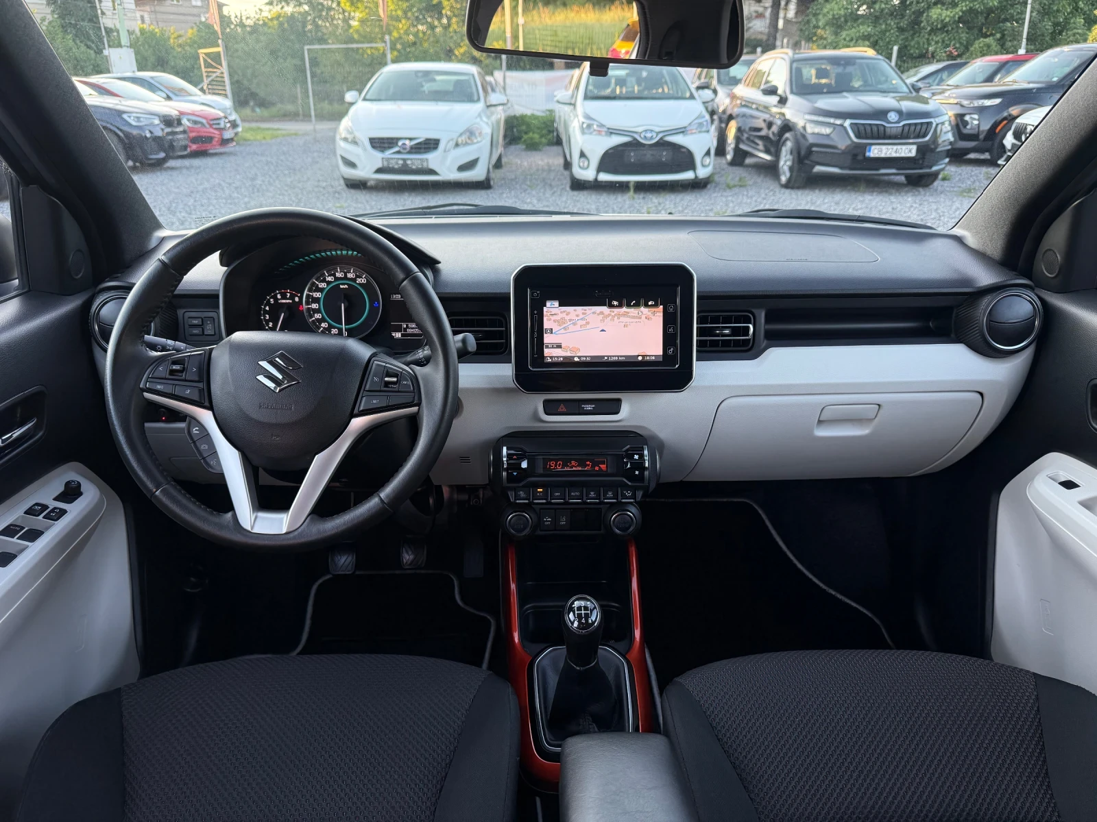 Suzuki Ignis GLX 1.2i (90 кс)Hybrid/69 000km/Carplay/Camera/LED, снимка 9 - Автомобили и джипове - 55193310