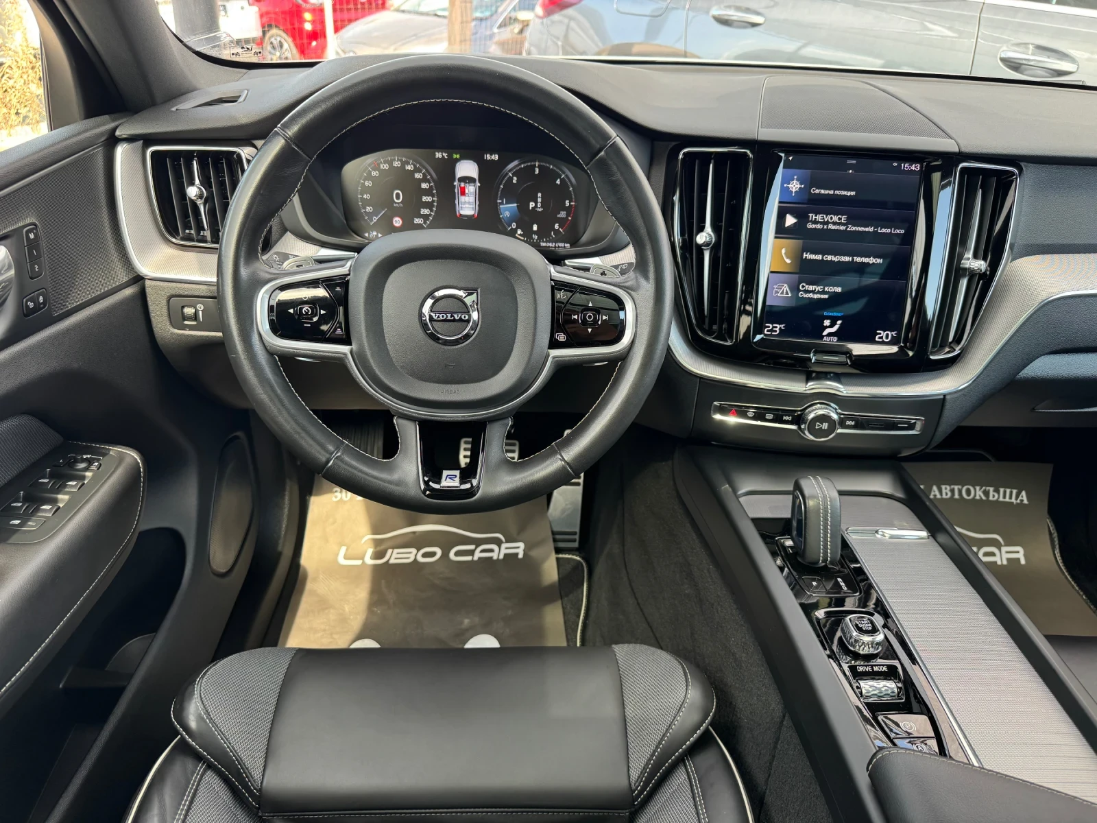 Volvo XC60 B5* AWD* R DESIGN* FACE* PANO* TOP, снимка 11 - Автомобили и джипове - 55467575
