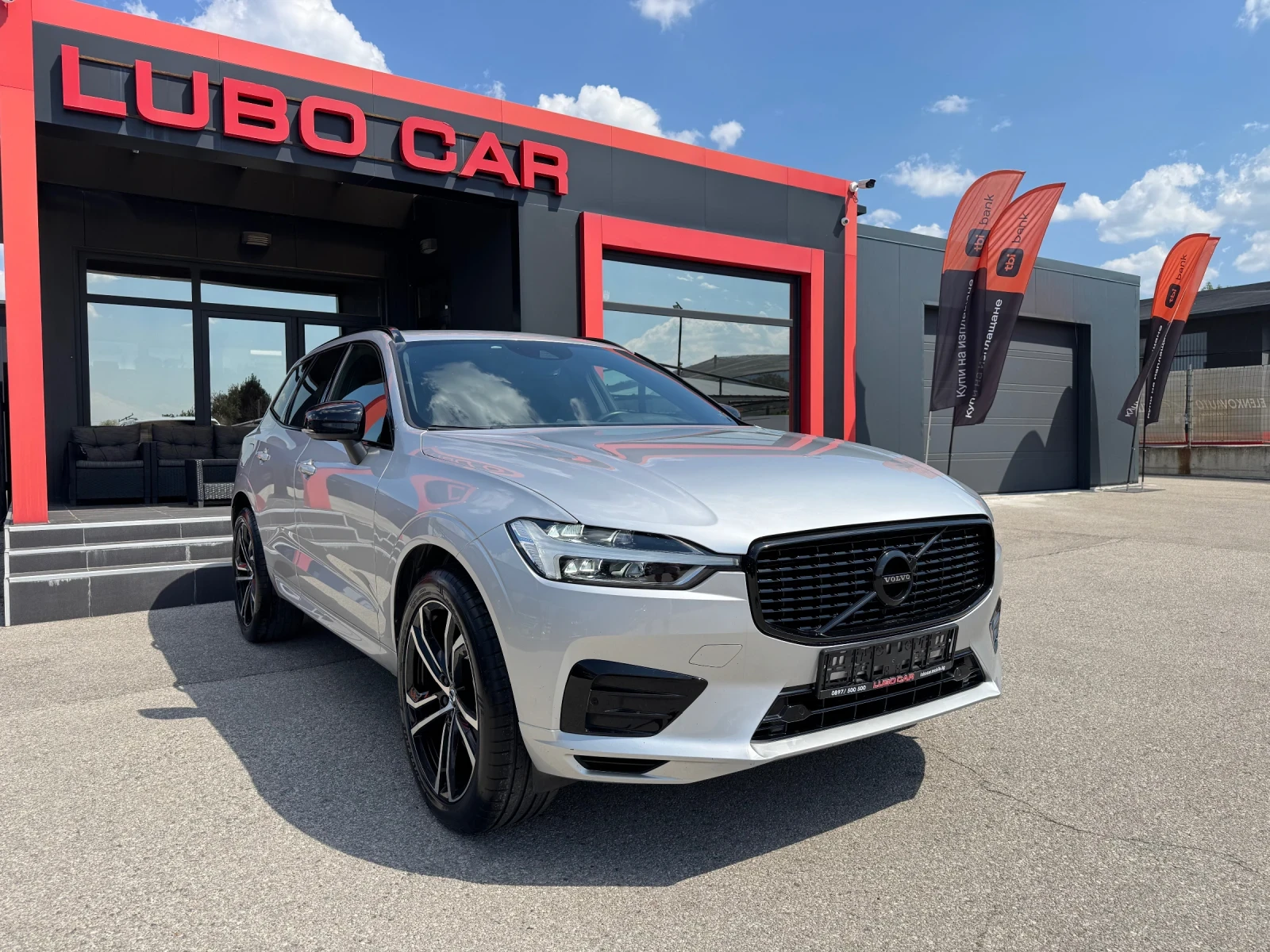 Volvo XC60 B5* AWD* R DESIGN* FACE* PANO* TOP