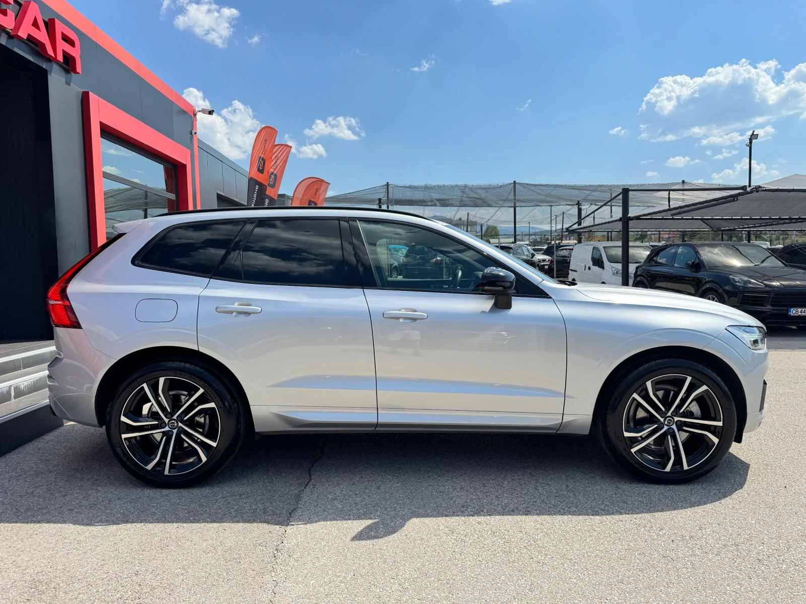 Volvo XC60 B5* AWD* R DESIGN* FACE* PANO* TOP, снимка 5 - Автомобили и джипове - 55467575