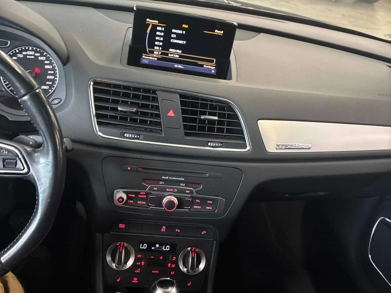 Audi Q3 * Technik * CARFAX * ОПЦИЯ ЗА ФИНАНСИРАНЕ * , снимка 9 - Автомобили и джипове - 56279157