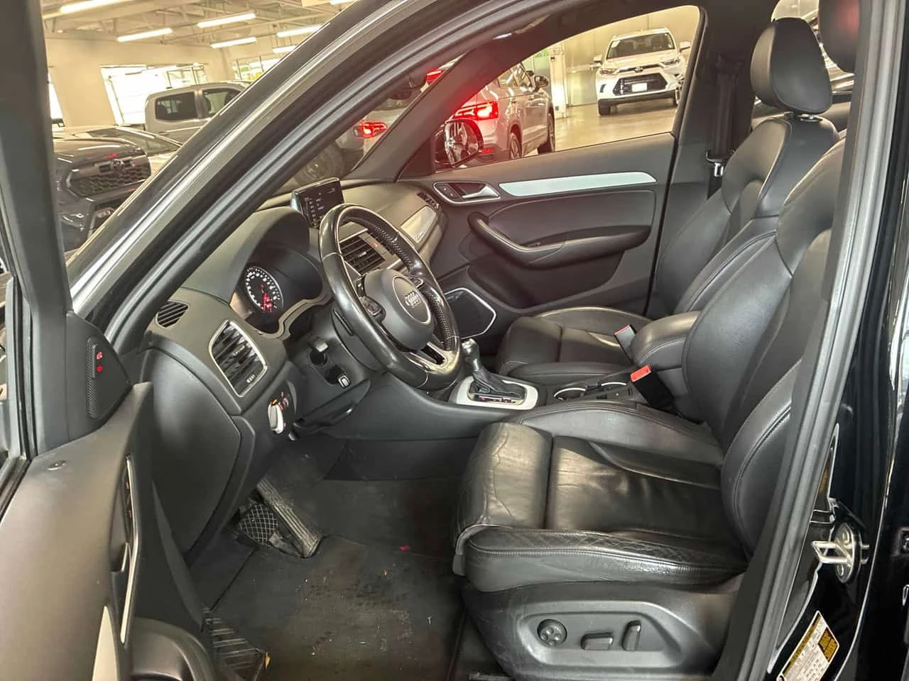 Audi Q3 * Technik * CARFAX * ОПЦИЯ ЗА ФИНАНСИРАНЕ * , снимка 5 - Автомобили и джипове - 56279157