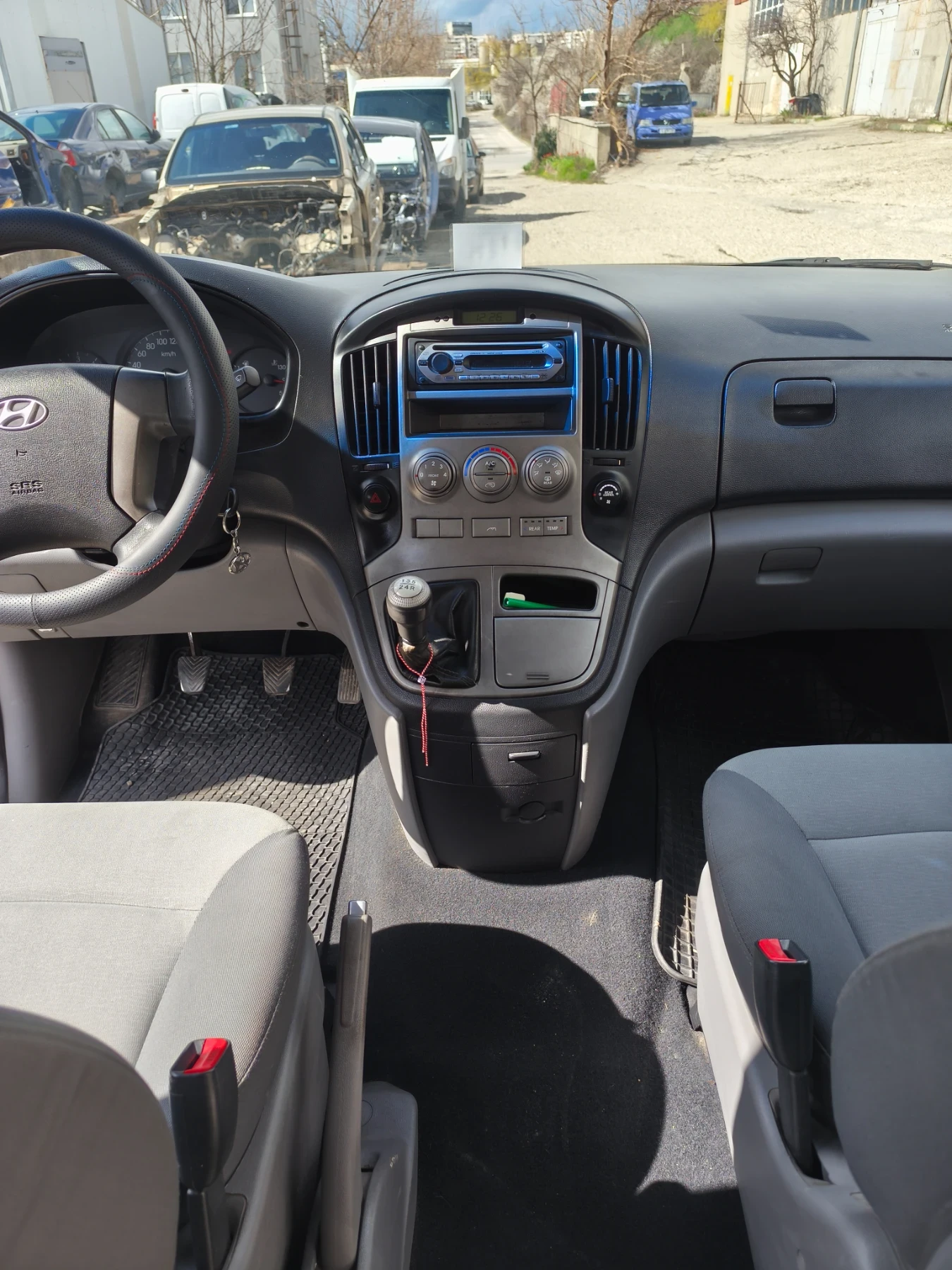 Hyundai H1 Пътнически , снимка 9 - Бусове и автобуси - 54064295