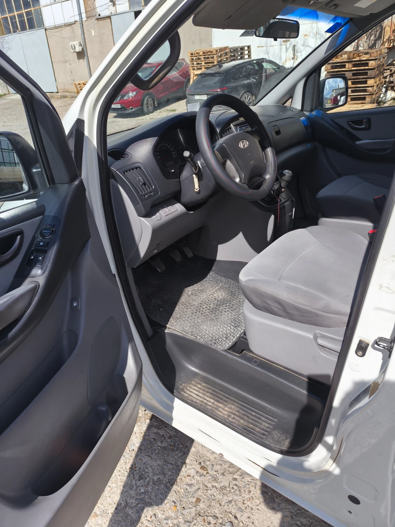 Hyundai H1 Пътнически , снимка 7 - Бусове и автобуси - 54064295