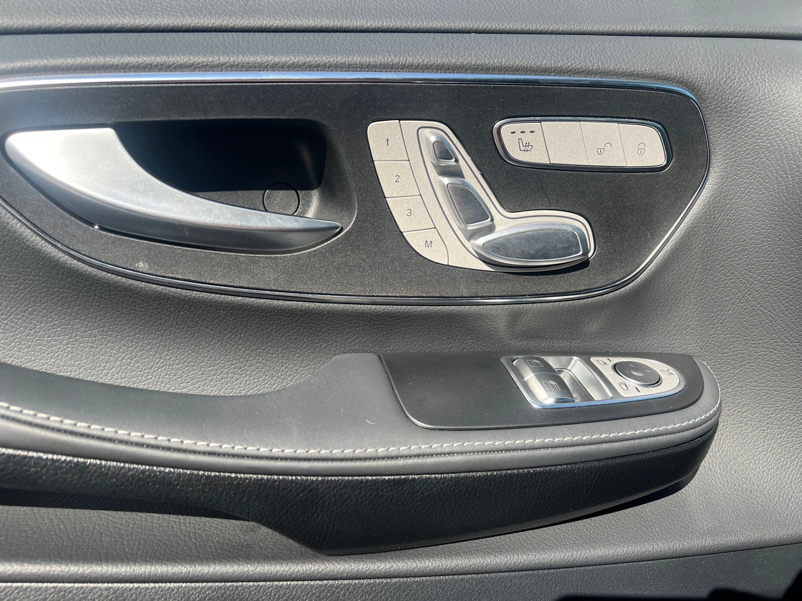 Mercedes-Benz V 250 d 4MATIC EXCLUSIVE Lang, снимка 10 - Бусове и автобуси - 55216641