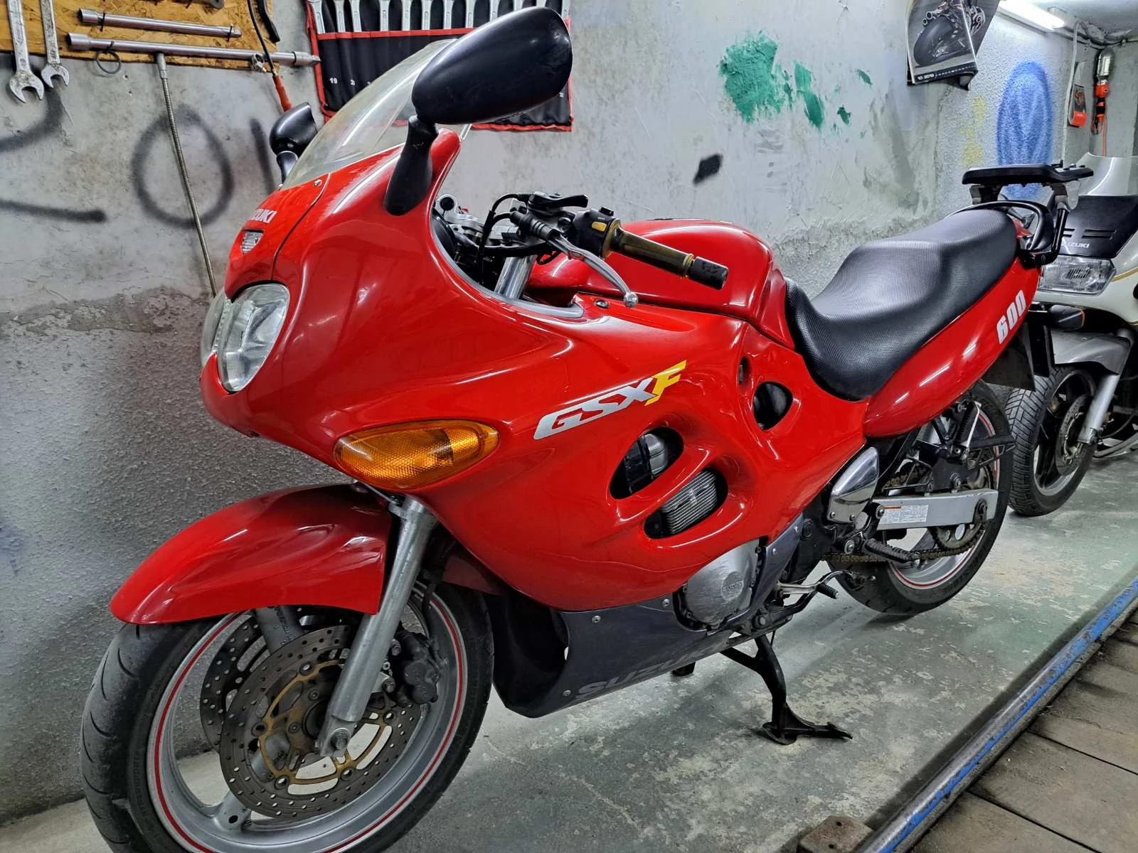 Suzuki Katana, снимка 7 - Мотоциклети и мототехника - 54892643