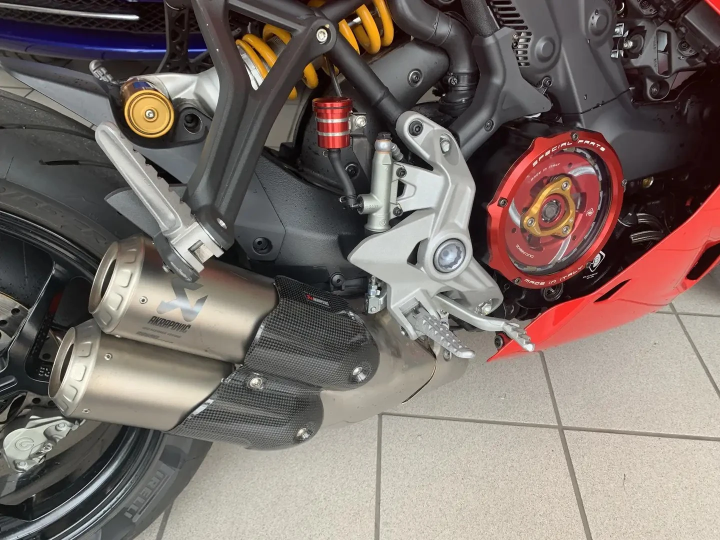 Ducati Supersport * S* Akrapovic* , снимка 2 - Мотоциклети и мототехника - 55644324