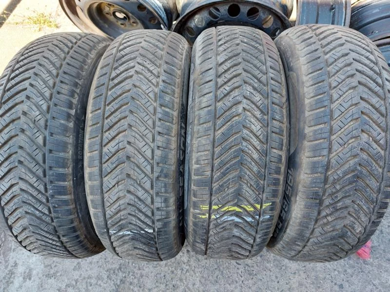 Гуми Всесезонни 195/65R15, снимка 1 - Гуми и джанти - 36802902