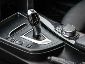 BMW 330 * 330i xDrive Sedan * CARFAX * ЦЕНА ДО БГ, снимка 15