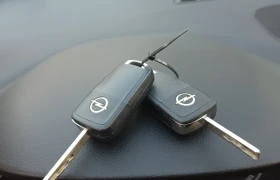 Opel Corsa 1.4 Бензин , снимка 13