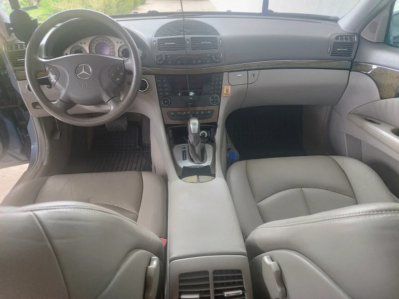 Mercedes-Benz E 220 220CDI AVANGARD , снимка 7 - Автомобили и джипове - 46187691