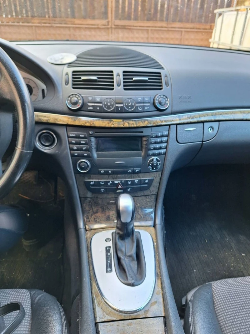 Mercedes-Benz E 270, снимка 2 - Автомобили и джипове - 48513536